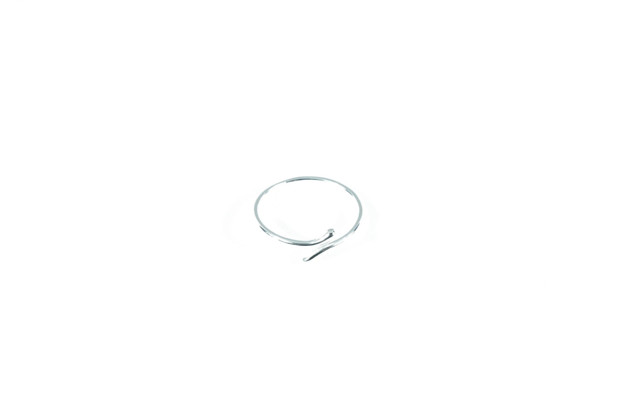 Elegant ring made of 925 silver, perfect for a subtle yet stylish look.